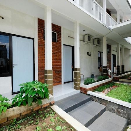 RedDoorz near Moro Mall Purwokerto Exterior foto