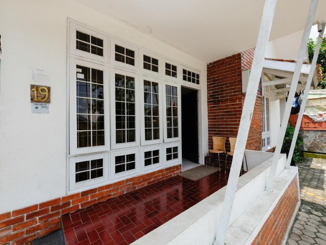RedDoorz near Moro Mall Purwokerto Exterior foto