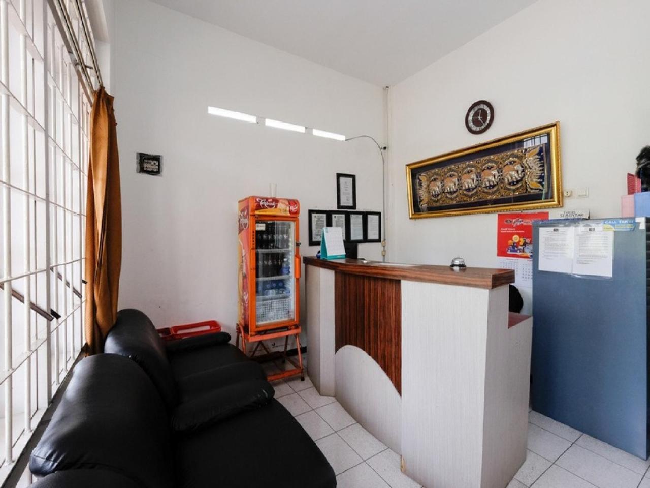 RedDoorz near Moro Mall Purwokerto Exterior foto