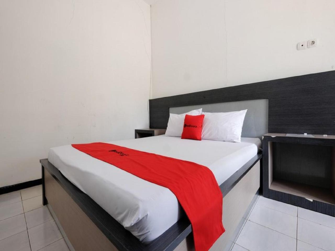 RedDoorz near Moro Mall Purwokerto Exterior foto